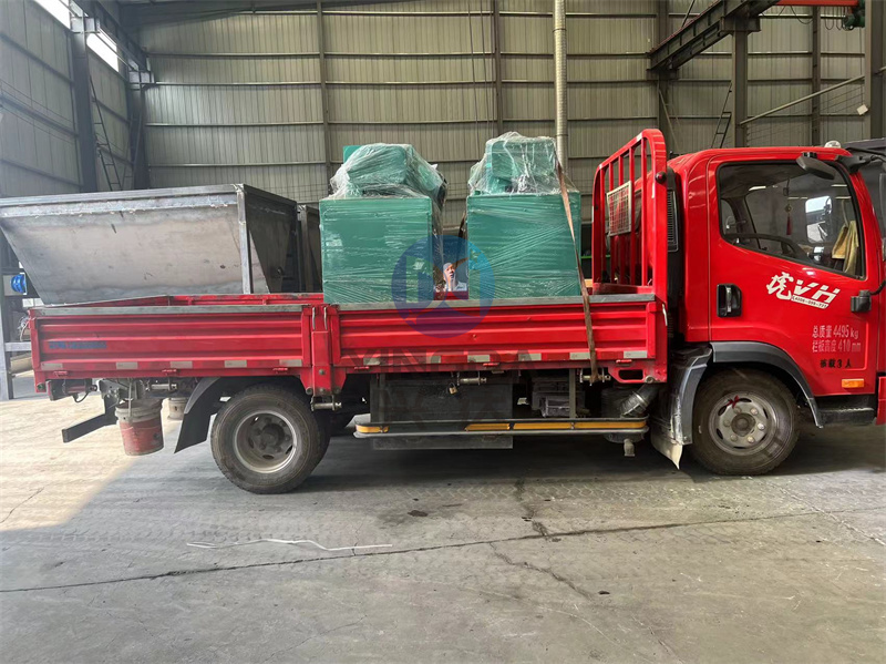 济南客户定制的对辊挤压造粒机的造粒优势