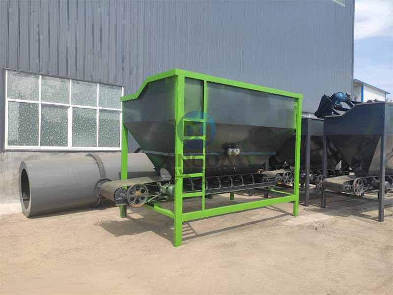 嘉兴客户定购的有机肥铲车料仓的独特优点