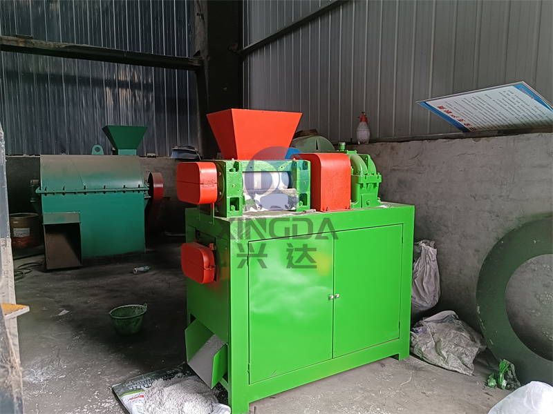 南京有机肥设备对辊挤压式造粒机的保养