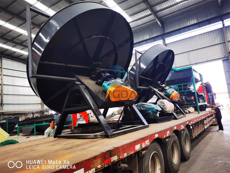 为汝州用户制作的3米直径的圆盘造粒机结构特点