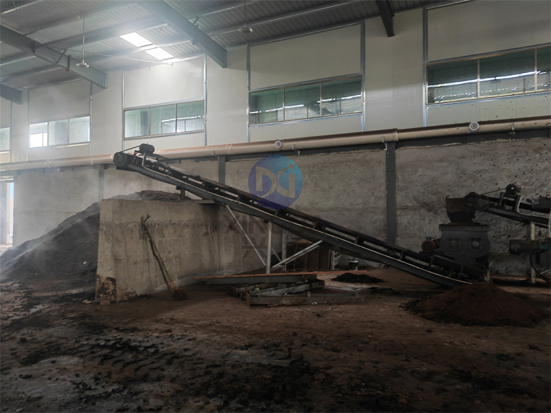 使用有机肥设备将鸡粪发酵处理的方法