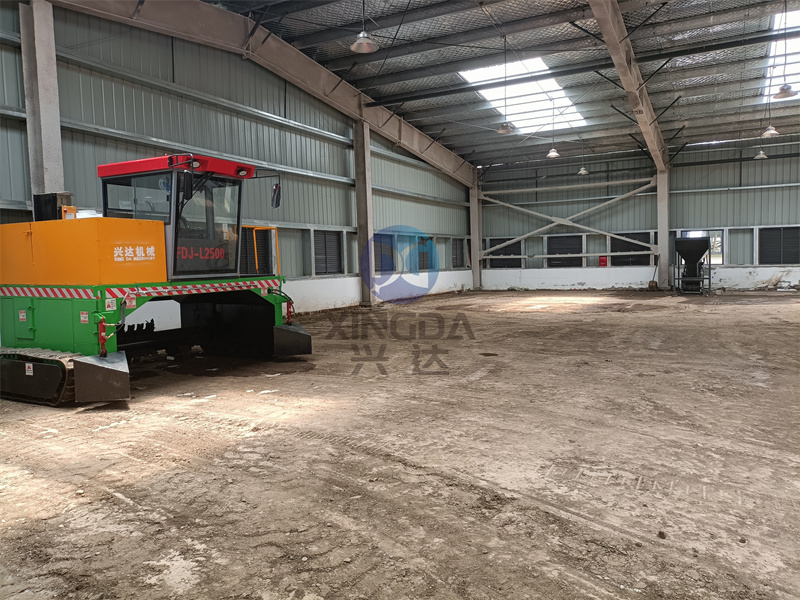 鸡粪有机肥设备对原料处理的一次发酵知识讲解