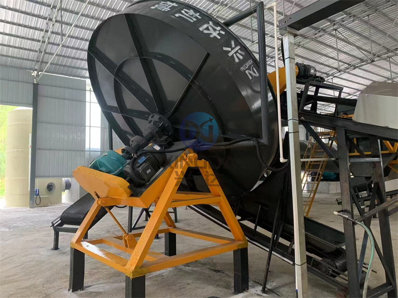 在有机肥料加工过程中如何控制物料的含水率?